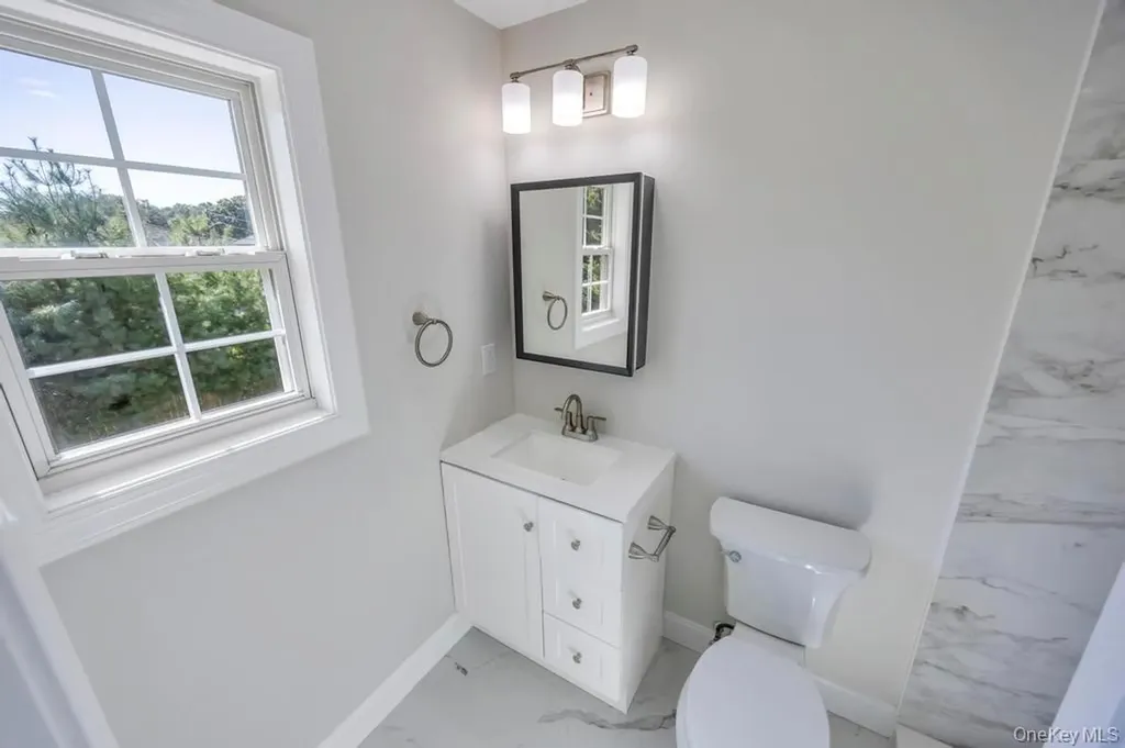 2 Pearl Place Greenlawn NY 11740