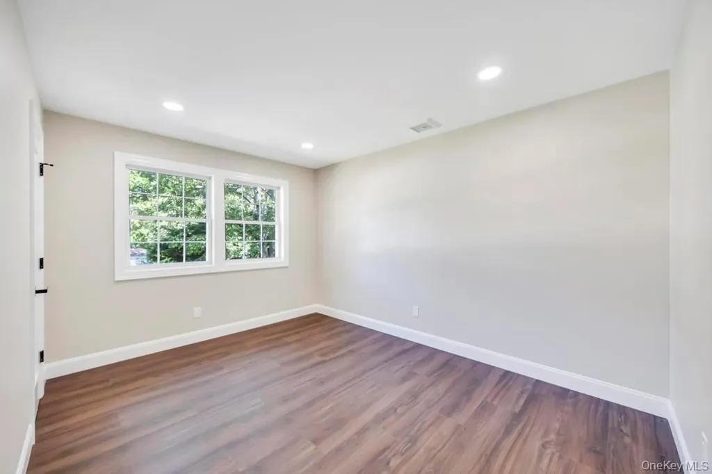 2 Pearl Place Greenlawn NY 11740