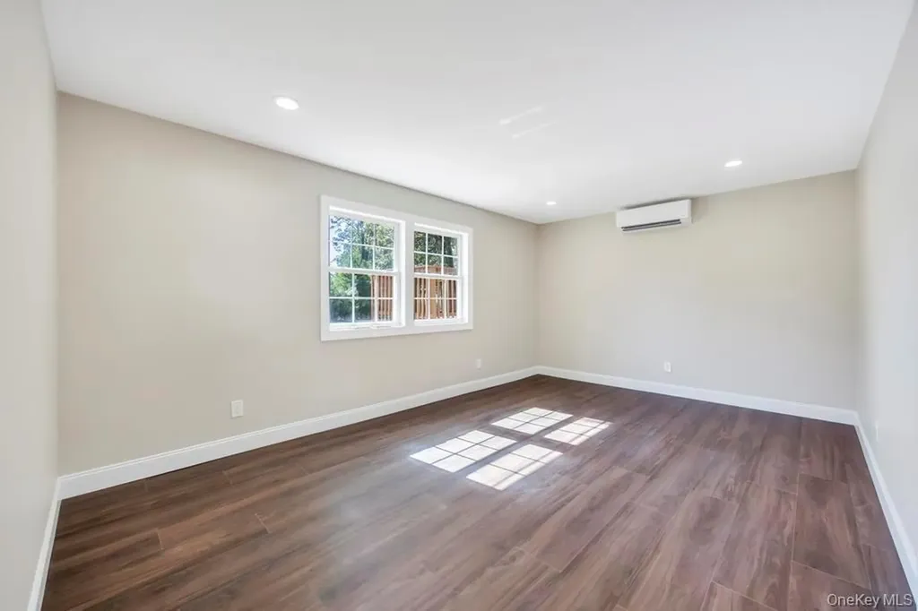 2 Pearl Place Greenlawn NY 11740