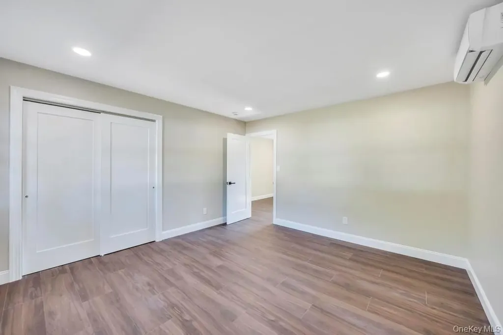 2 Pearl Place Greenlawn NY 11740