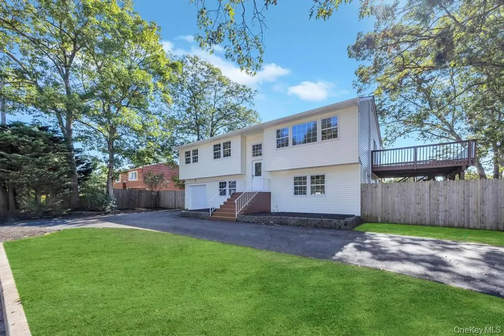 2 Pearl Place Greenlawn NY 11740