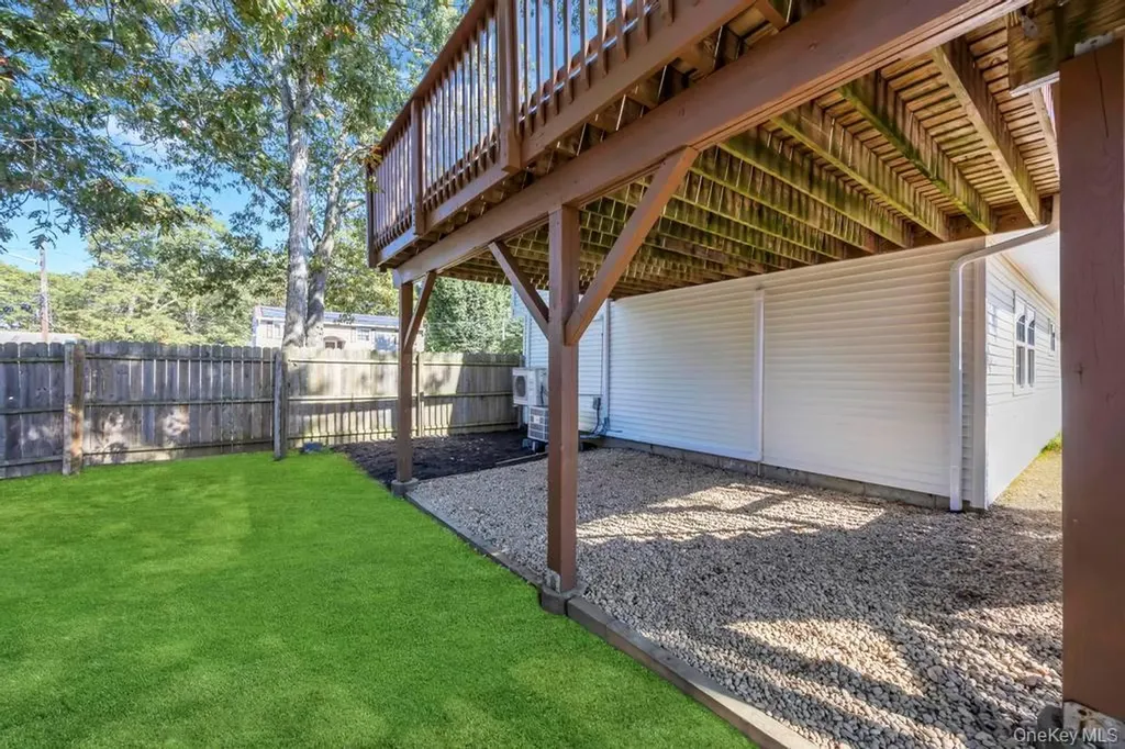2 Pearl Place Greenlawn NY 11740