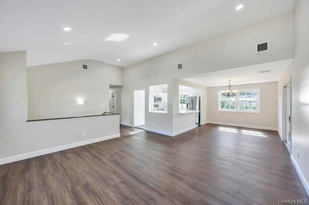 2 Pearl Place Greenlawn NY 11740