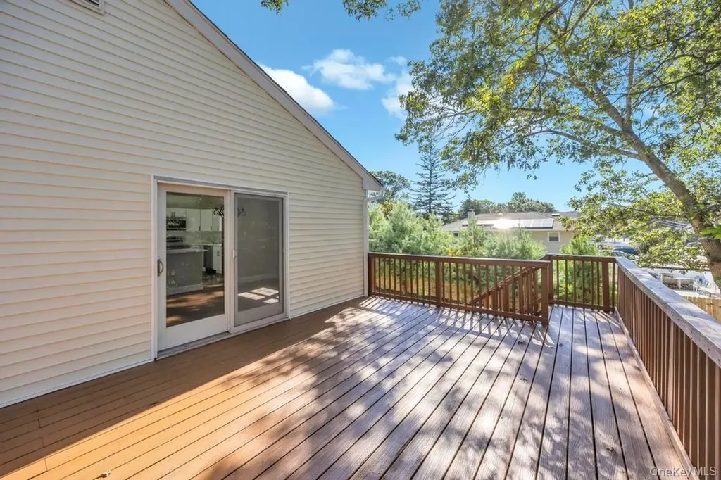 2 Pearl Place Greenlawn NY 11740