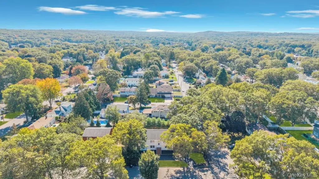 2 Pearl Place Greenlawn NY 11740