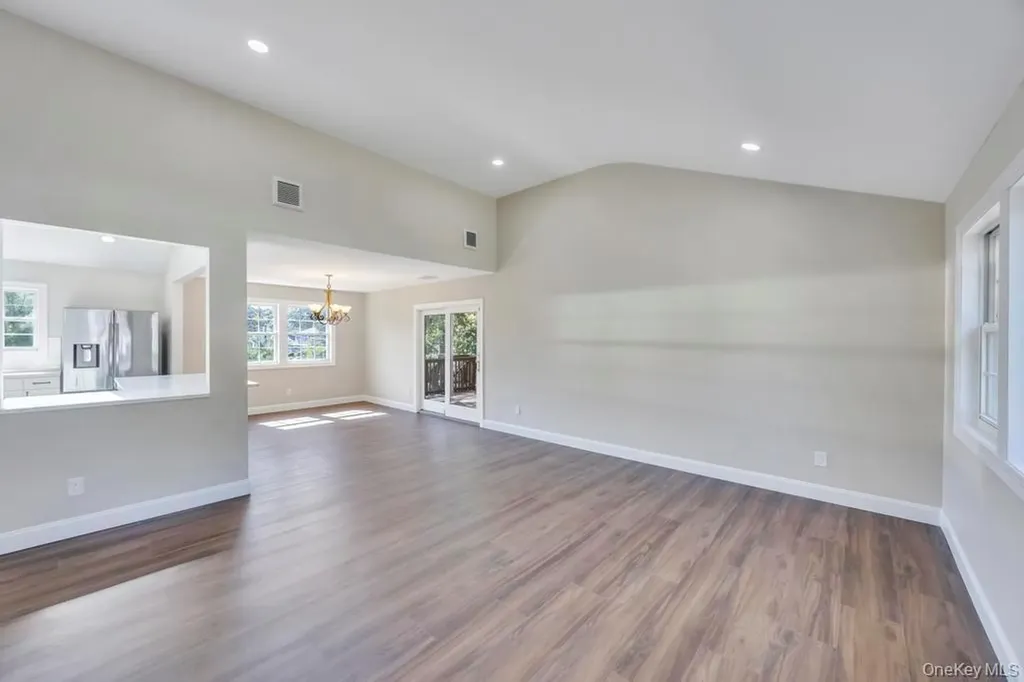 2 Pearl Place Greenlawn NY 11740