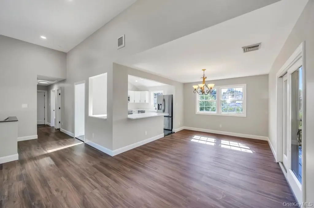 2 Pearl Place Greenlawn NY 11740