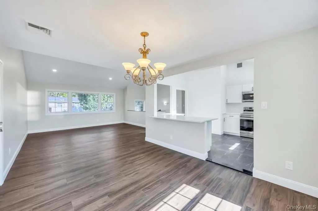 2 Pearl Place Greenlawn NY 11740