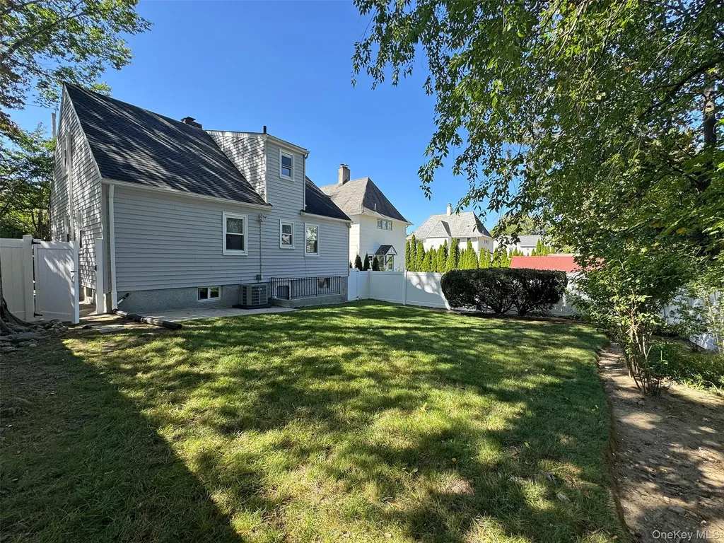 39 Wright Place Scarsdale NY 10583