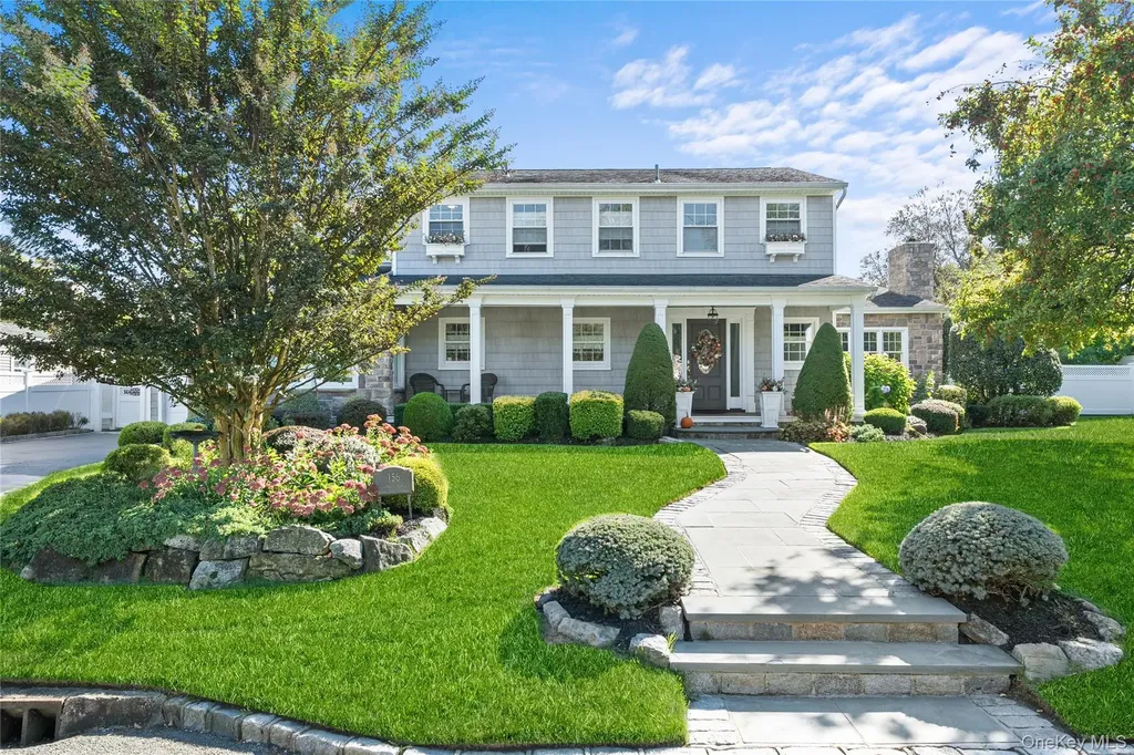 156 Cabot Road Massapequa NY 11758