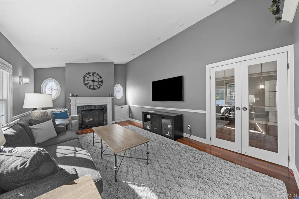 156 Cabot Road Massapequa NY 11758