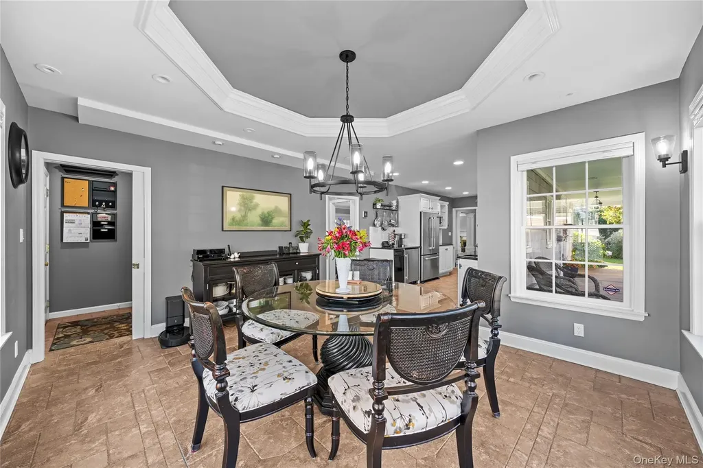 156 Cabot Road Massapequa NY 11758