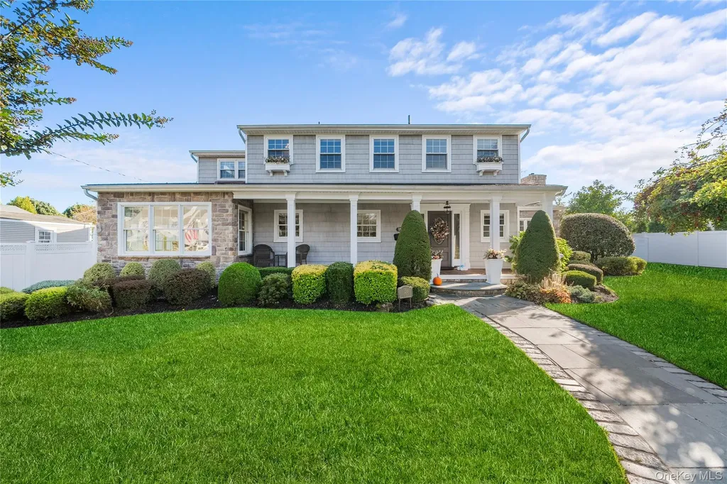 156 Cabot Road Massapequa NY 11758