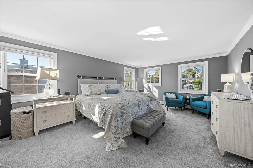 156 Cabot Road Massapequa NY 11758