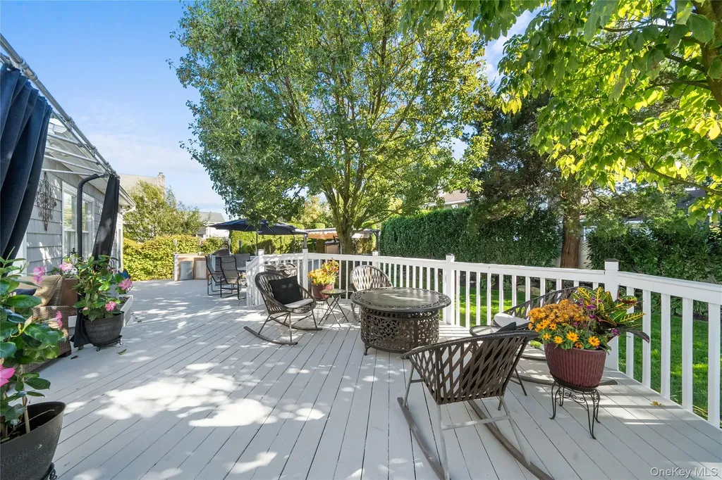 156 Cabot Road Massapequa NY 11758