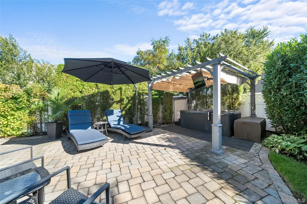 156 Cabot Road Massapequa NY 11758