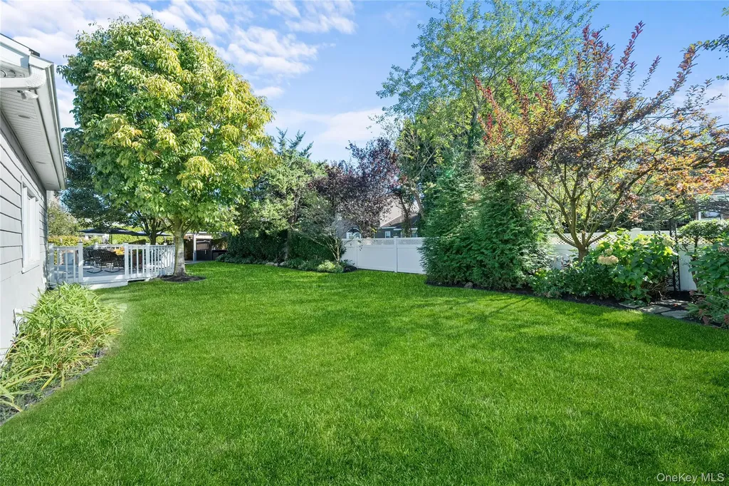 156 Cabot Road Massapequa NY 11758