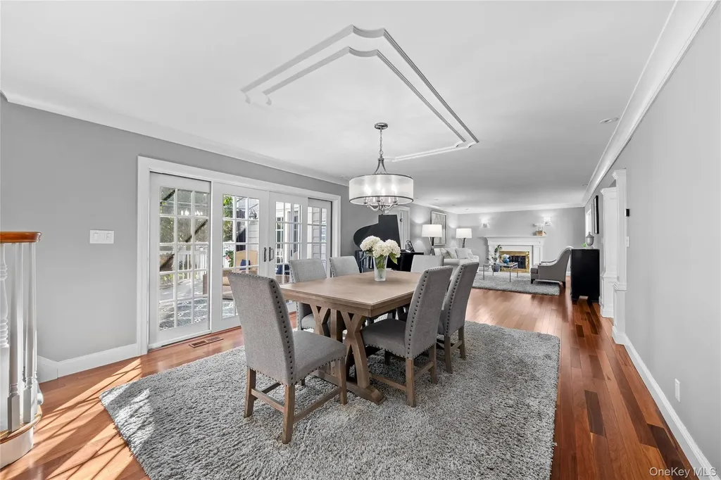 156 Cabot Road Massapequa NY 11758