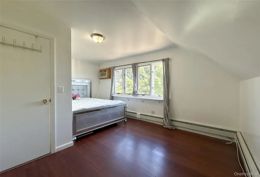 19005 48th Avenue Fresh Meadows NY 11365