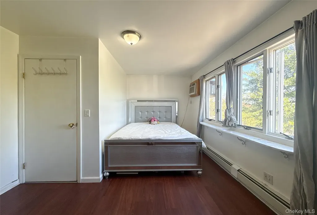 19005 48th Avenue Fresh Meadows NY 11365