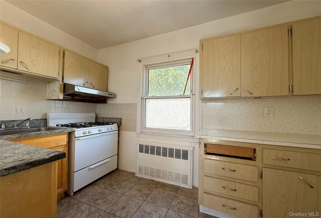 19005 48th Avenue Fresh Meadows NY 11365