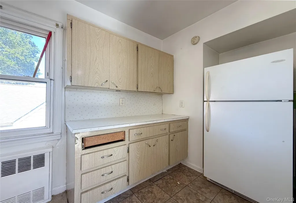 19005 48th Avenue Fresh Meadows NY 11365