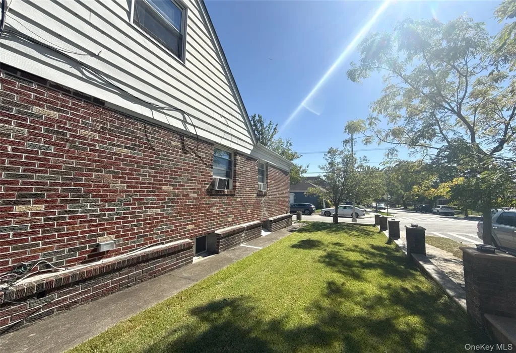 19005 48th Avenue Fresh Meadows NY 11365