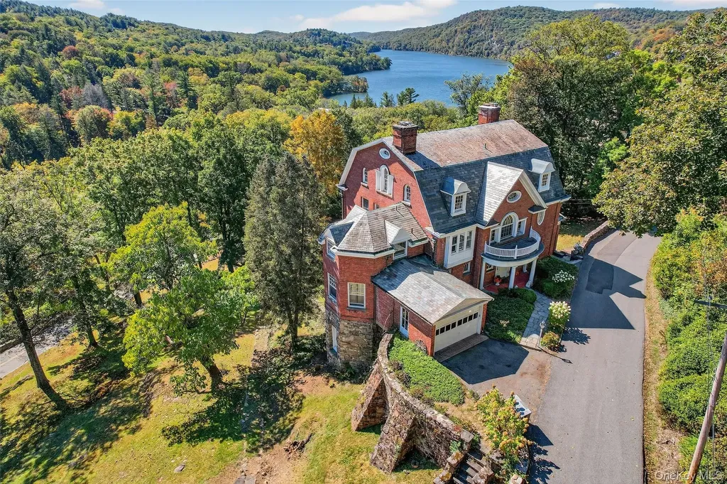 74 Tower Hill Loop E Tuxedo Park NY 10987