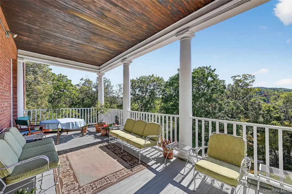 74 Tower Hill Loop E Tuxedo Park NY 10987