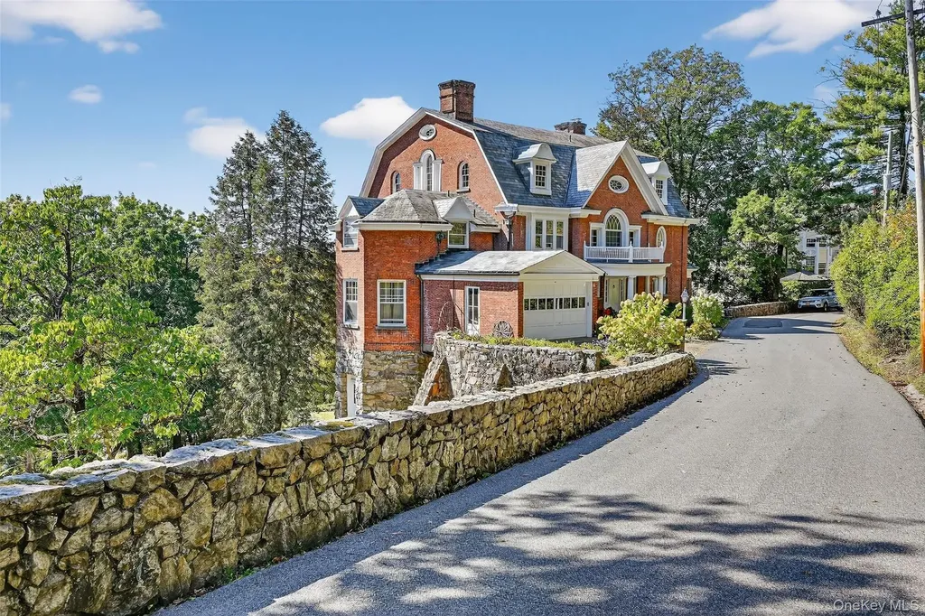 74 Tower Hill Loop E Tuxedo Park NY 10987