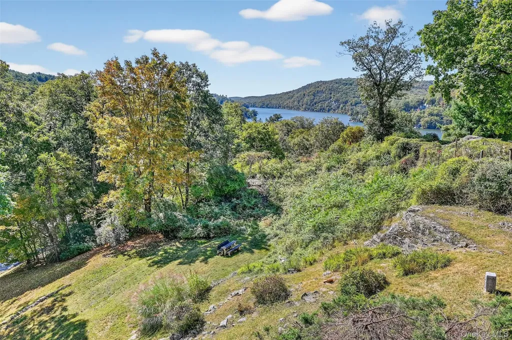 74 Tower Hill Loop E Tuxedo Park NY 10987