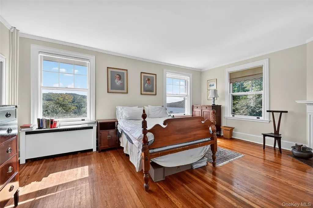 74 Tower Hill Loop E Tuxedo Park NY 10987