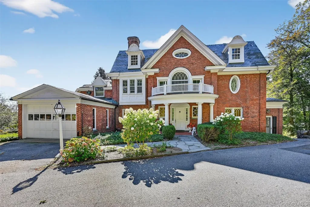 74 Tower Hill Loop E Tuxedo Park NY 10987