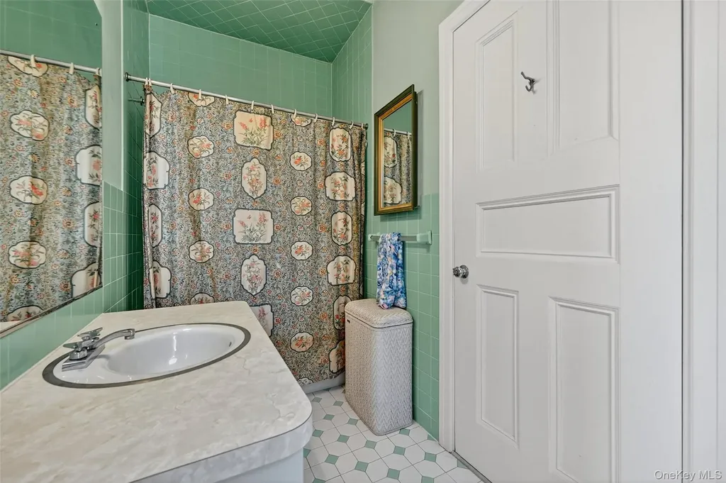 74 Tower Hill Loop E Tuxedo Park NY 10987