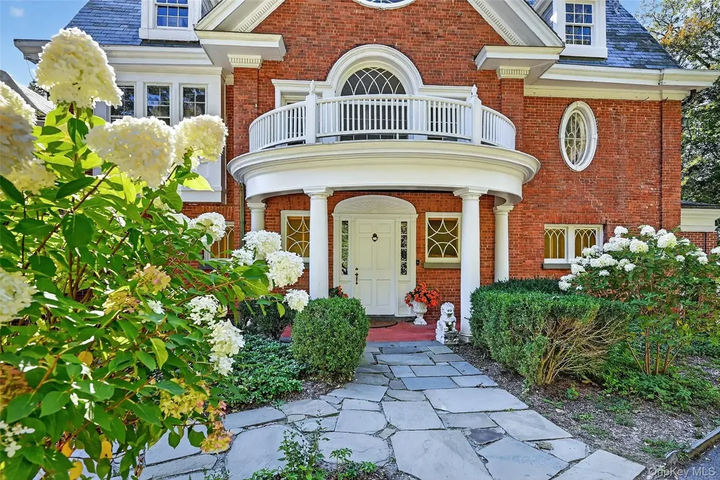 74 Tower Hill Loop E Tuxedo Park NY 10987