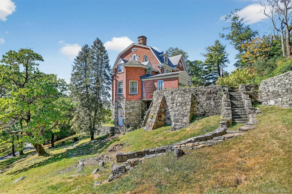 74 Tower Hill Loop E Tuxedo Park NY 10987