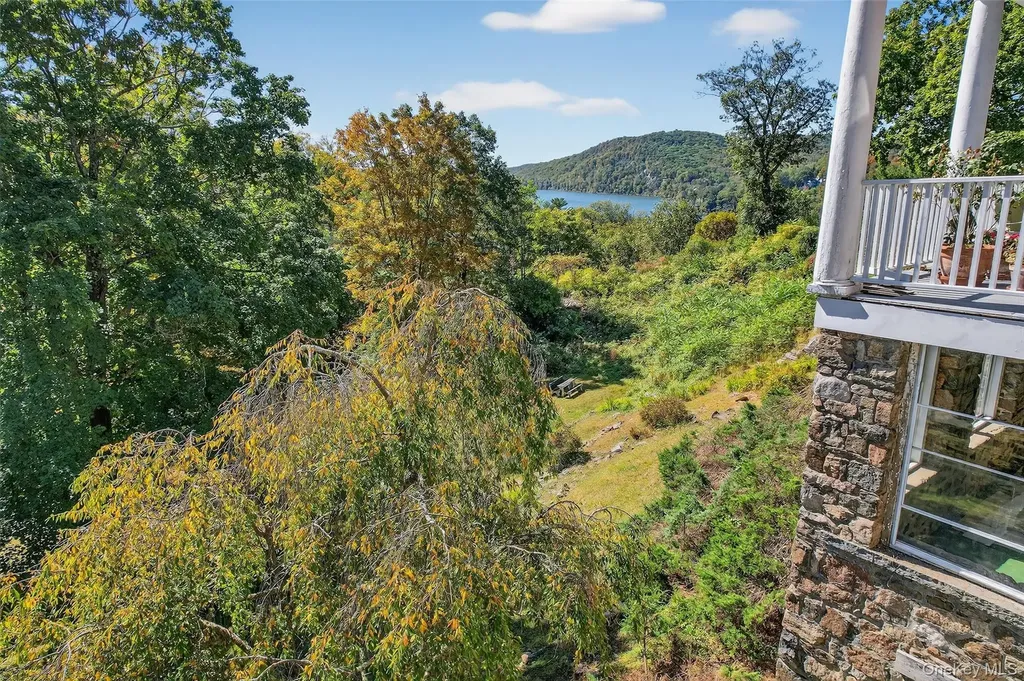 74 Tower Hill Loop E Tuxedo Park NY 10987