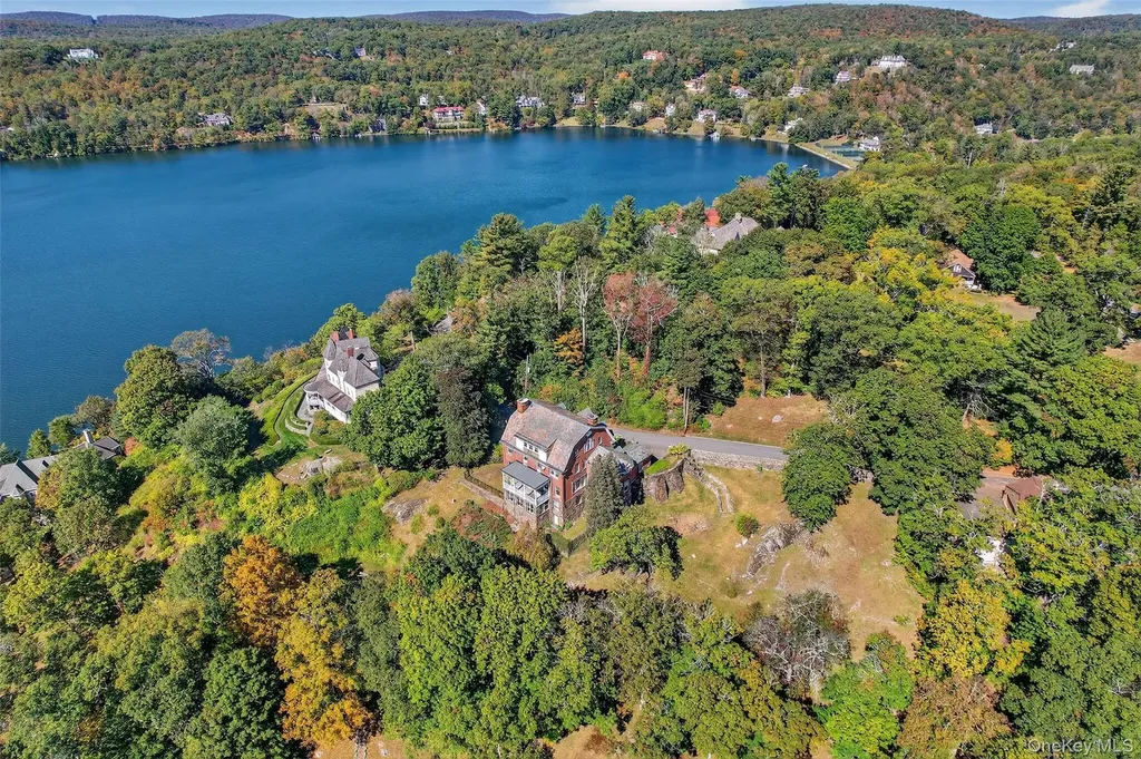 74 Tower Hill Loop E Tuxedo Park NY 10987