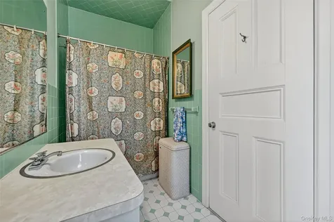 74 Tower Hill Loop E Tuxedo Park NY 10987