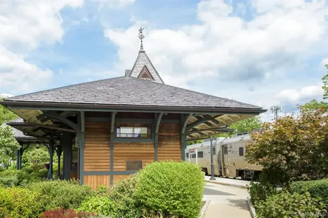 74 Tower Hill Loop E Tuxedo Park NY 10987