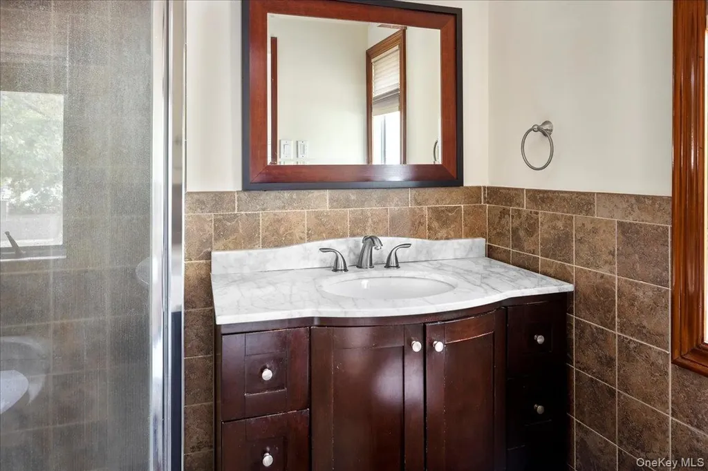 504 Saddle Ridge Road Woodmere NY 11598