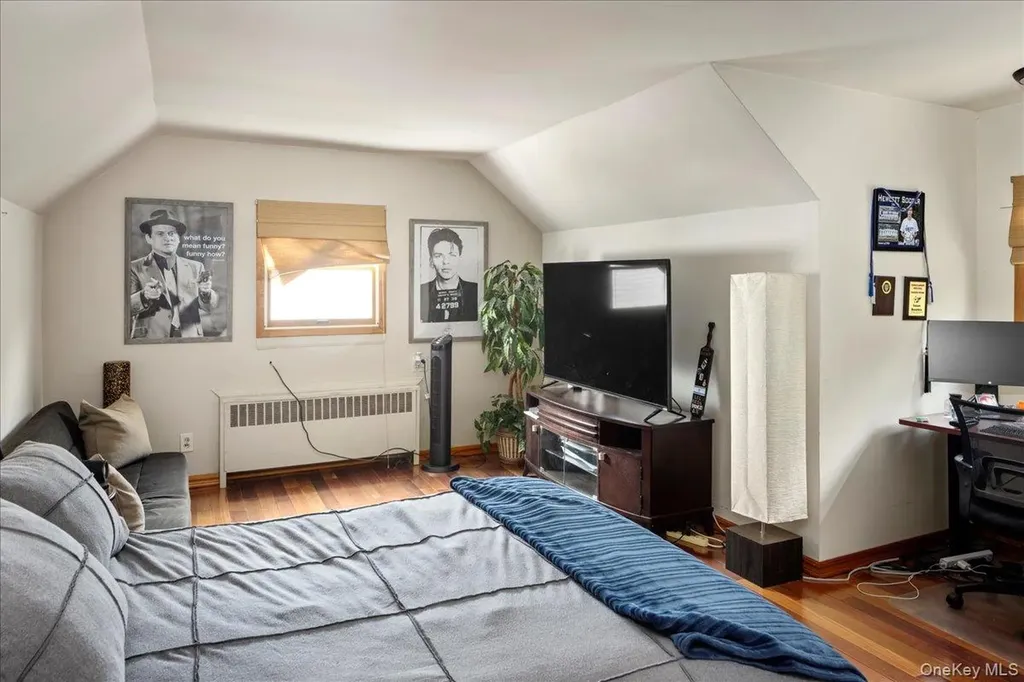 504 Saddle Ridge Road Woodmere NY 11598