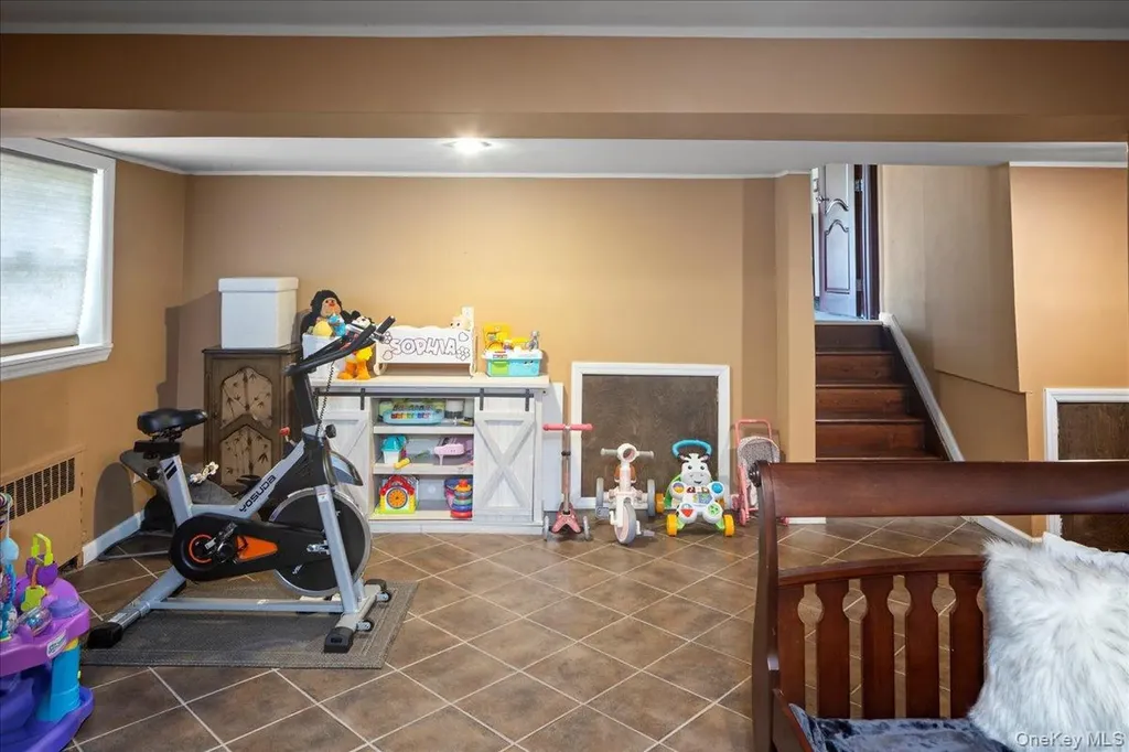 504 Saddle Ridge Road Woodmere NY 11598