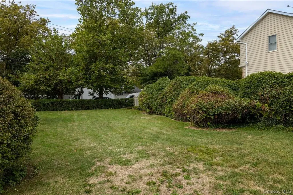 504 Saddle Ridge Road Woodmere NY 11598