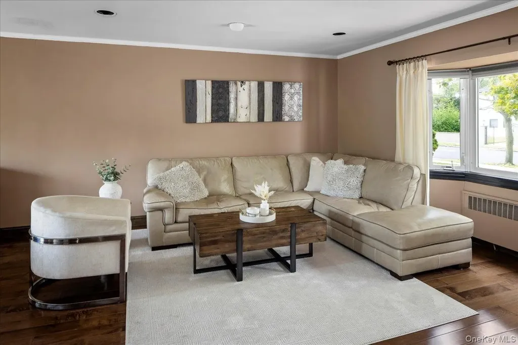 504 Saddle Ridge Road Woodmere NY 11598