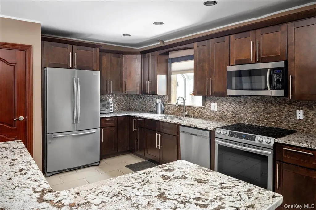 504 Saddle Ridge Road Woodmere NY 11598
