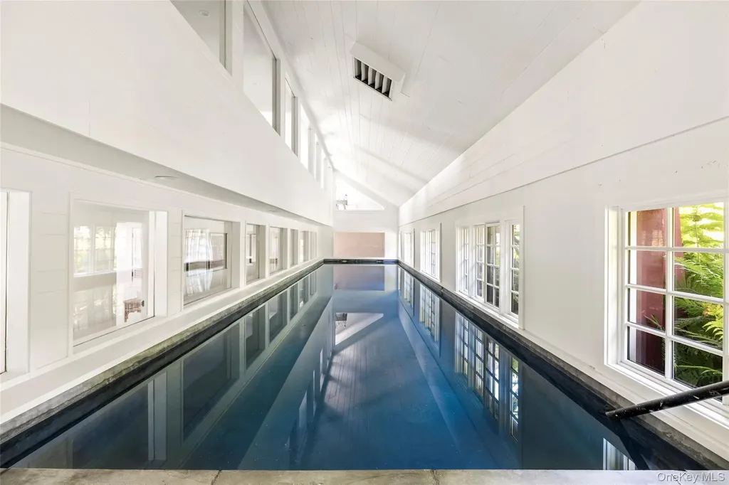 26 Ruxton Road East Hampton NY 11937