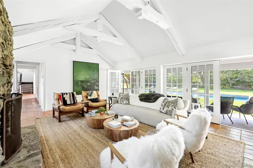 26 Ruxton Road East Hampton NY 11937