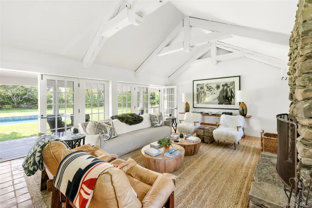 26 Ruxton Road East Hampton NY 11937