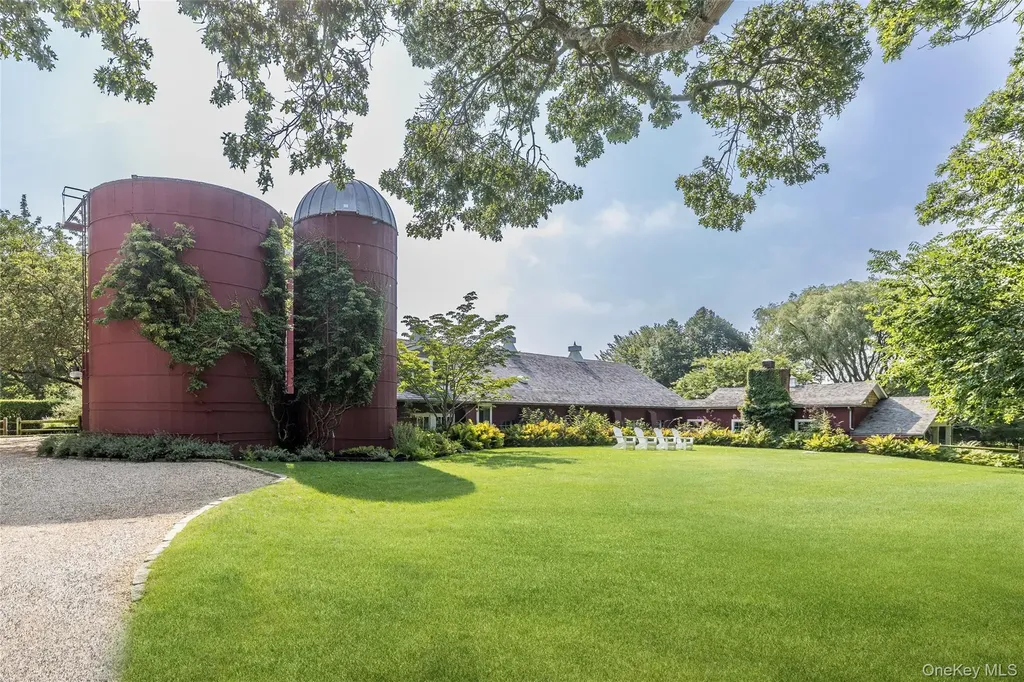 26 Ruxton Road East Hampton NY 11937